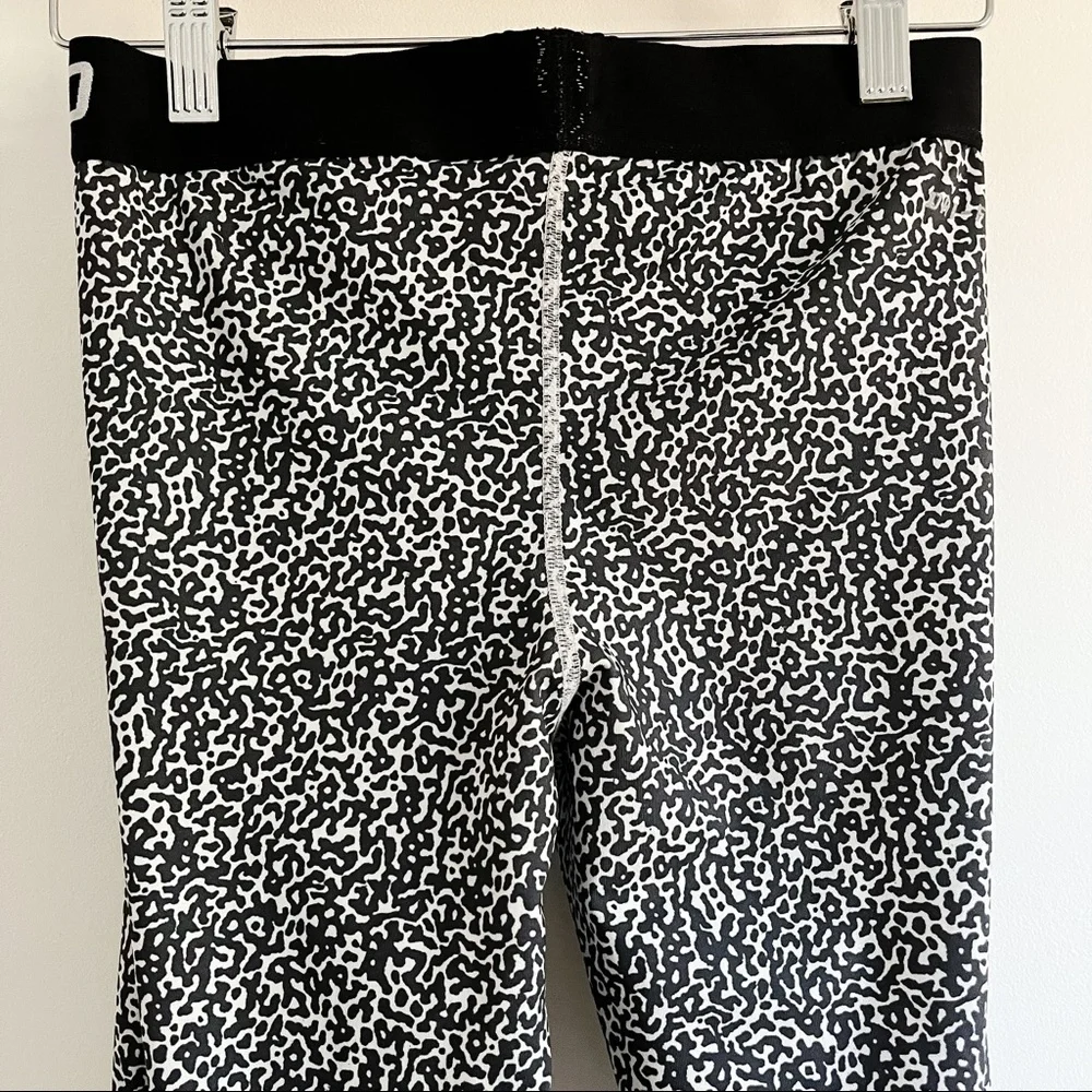 Nike Pro Mezzo Print Women’s Running Tights Black White Leggings Pattern Small - Picture 7 of 9